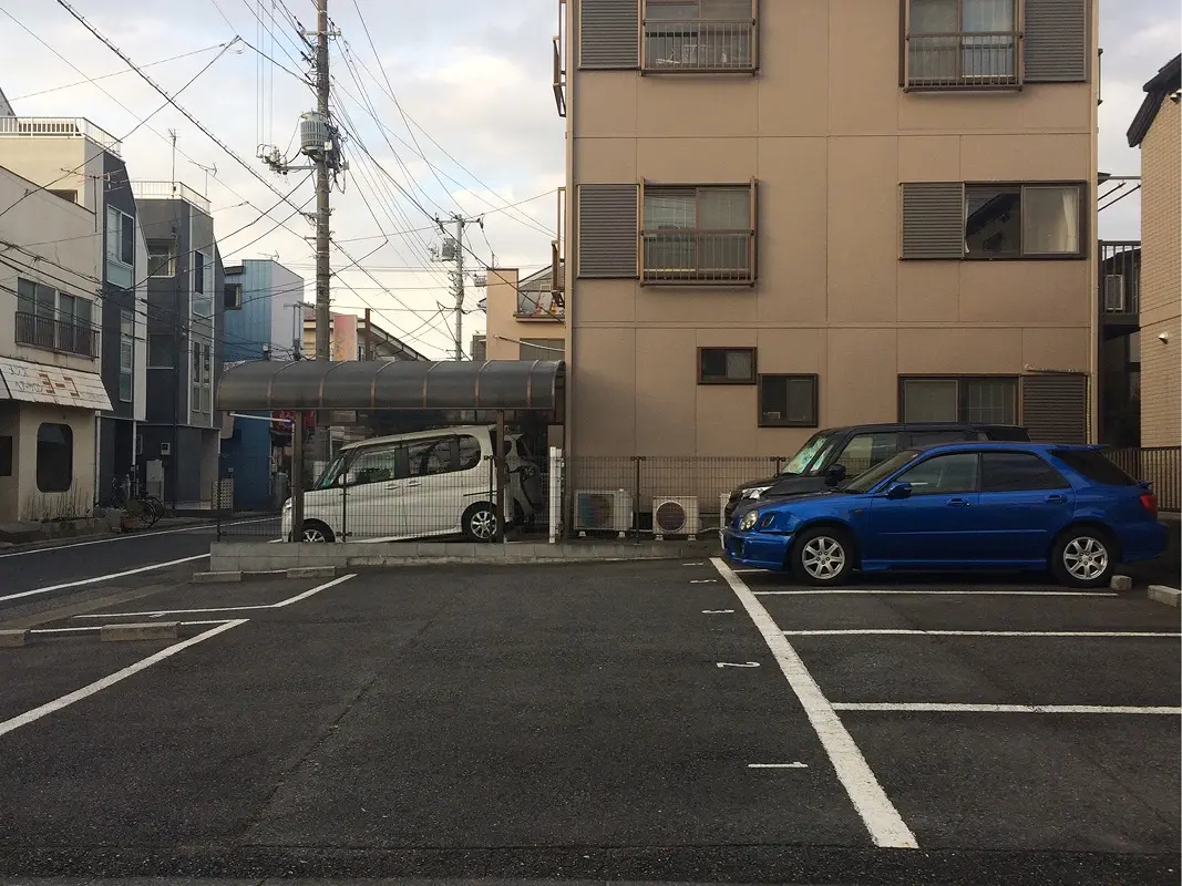 足立区西新井５丁目　月極駐車場